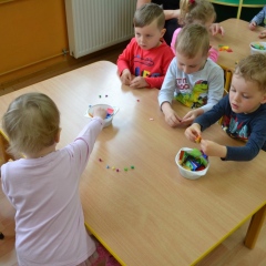 Warsztaty rękodzielnicze dla szkół i przedszkoli - Warsztaty z bibułkarstwa (robienie kwiatków i innych ozdób z bibuły)